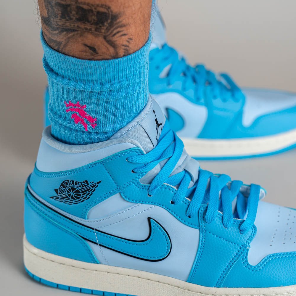Air Jordan 1 Mid SE Ice Blue (W)