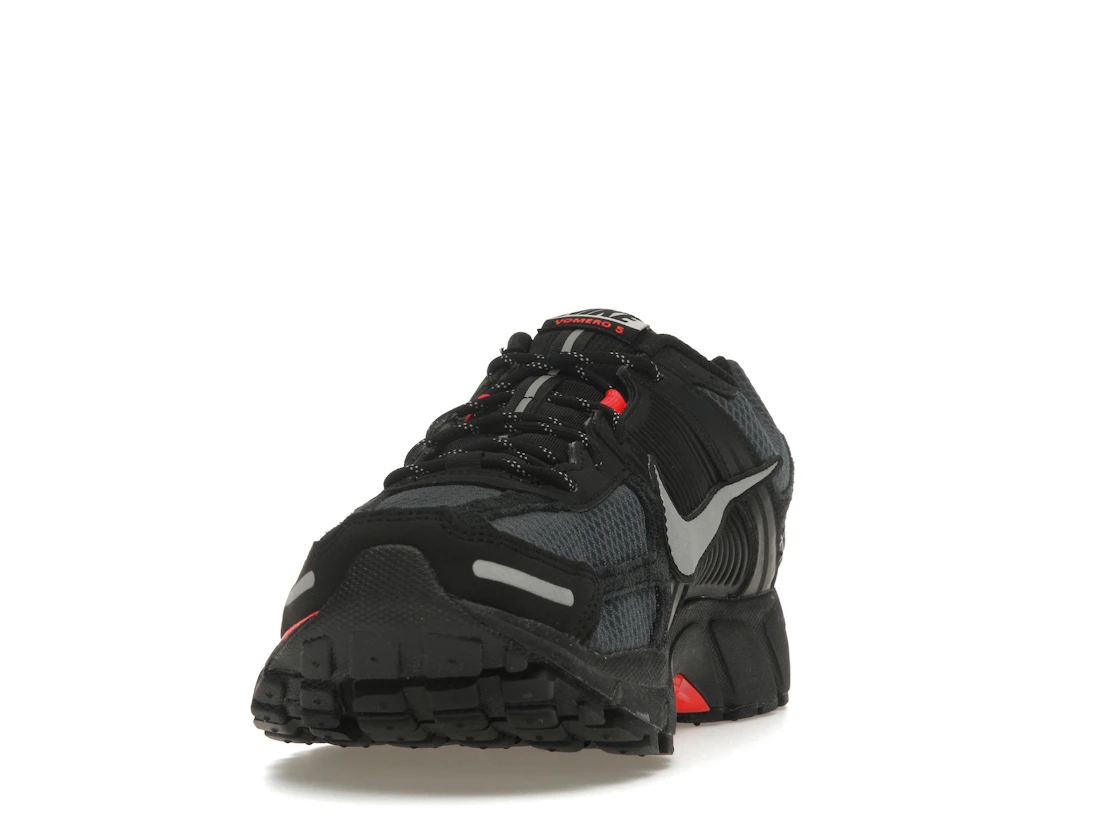 tenisky a boty Nike Zoom Vomero 5 Black Metallic University Red HV2527-002 ADONIO