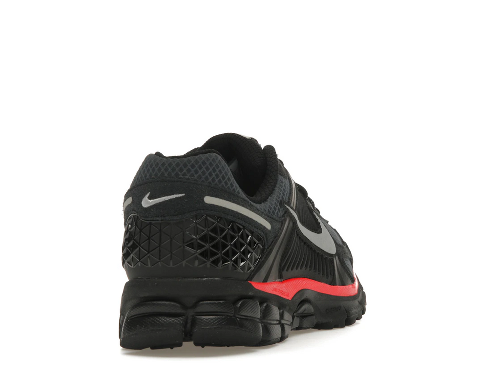tenisky a boty Nike Zoom Vomero 5 Black Metallic University Red HV2527-002 ADONIO