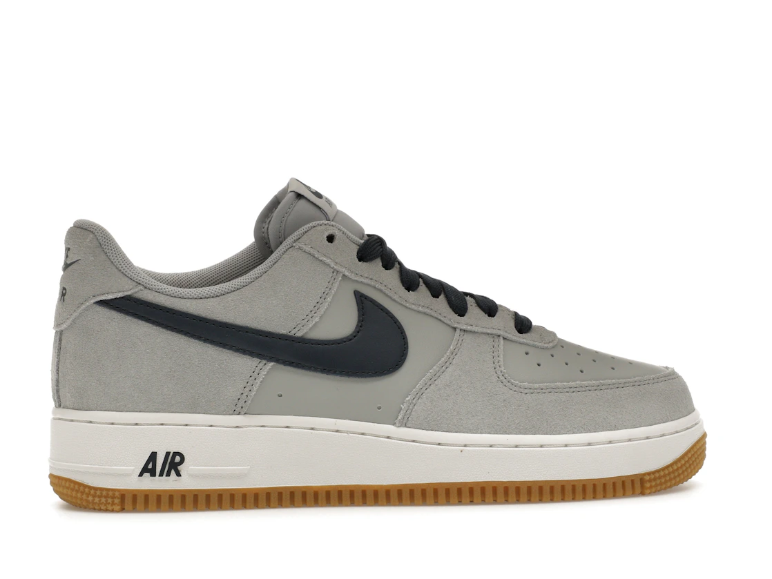 Nike Air Force 1 Low '07 LV8 Light Smoke Grey