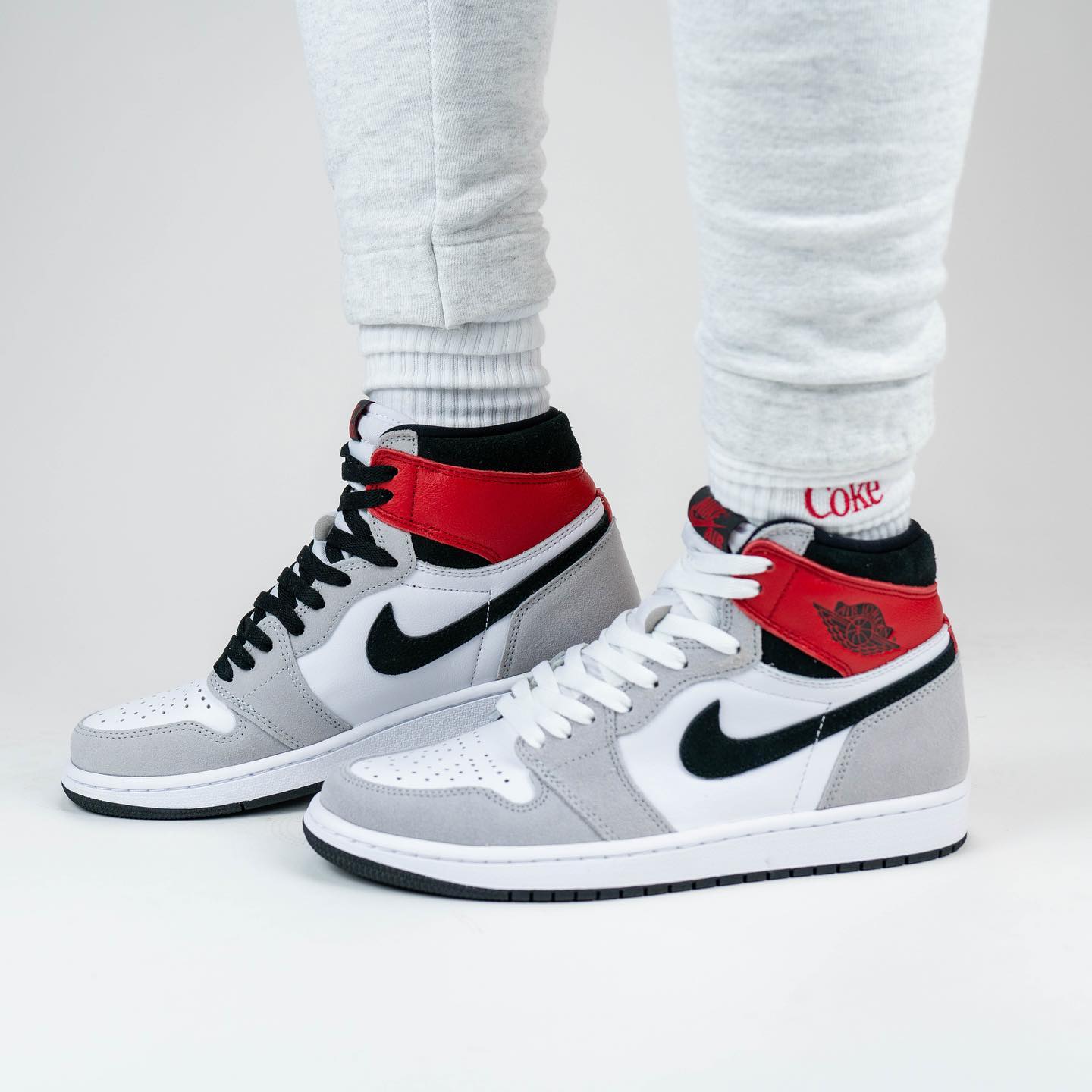 Air Jordan 1 Retro High Light Smoke Grey
