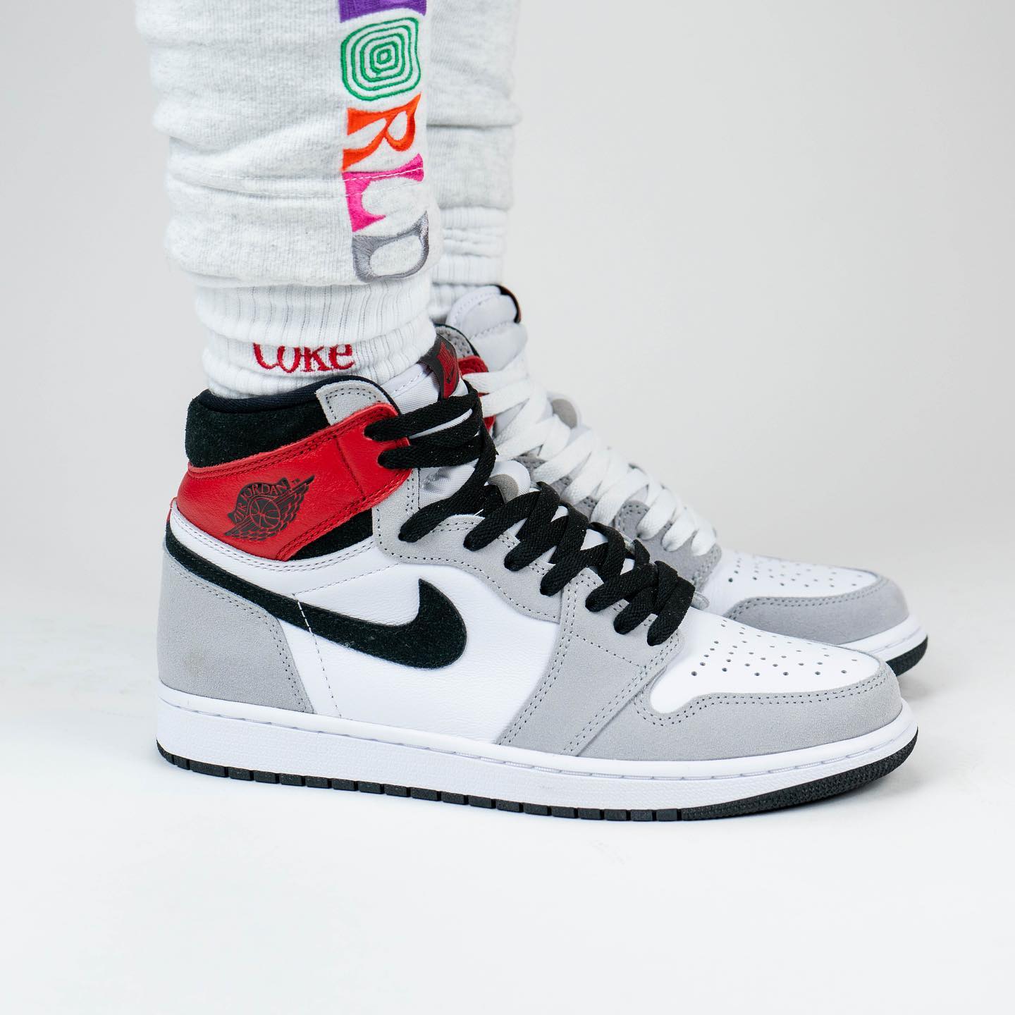 Air Jordan 1 Retro High Light Smoke Grey