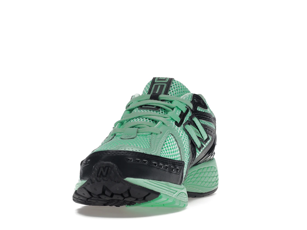 New Balance 1906R size? Exclusive Green Black