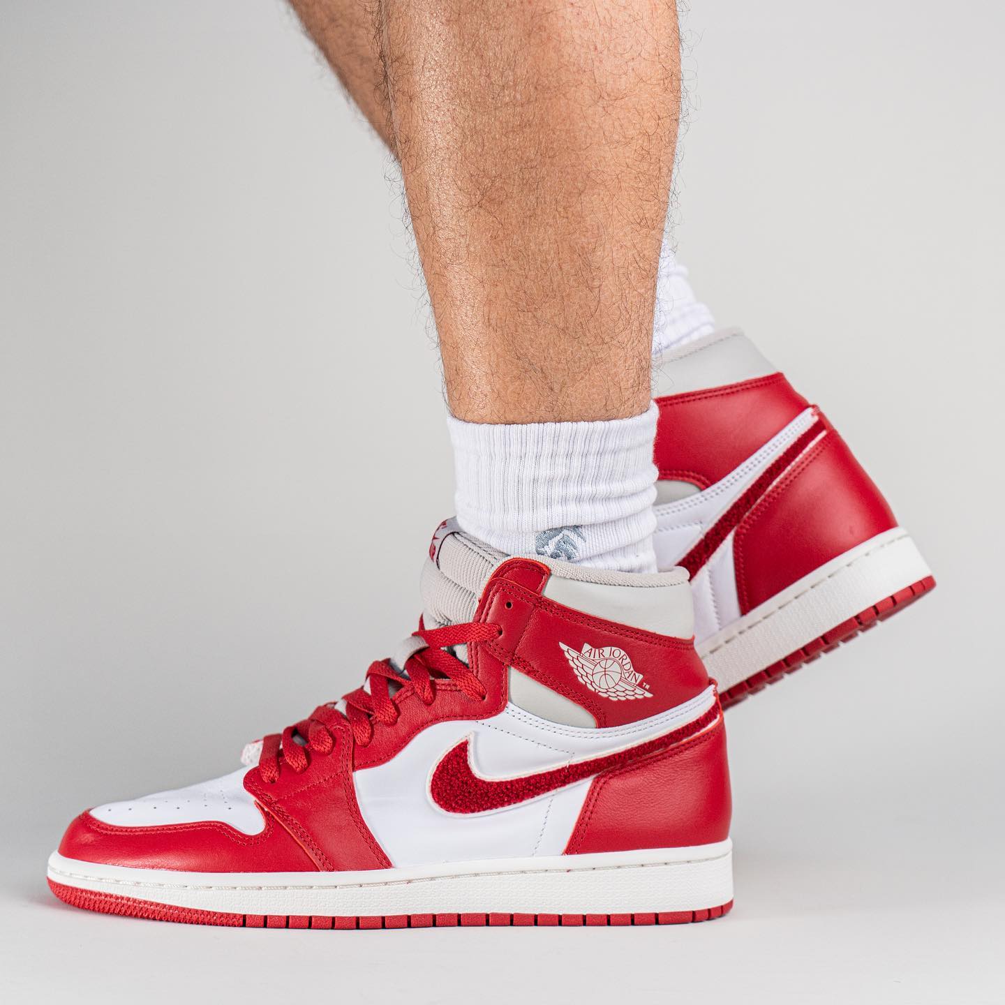 Air Jordan 1 High OG Varsity Red (W)