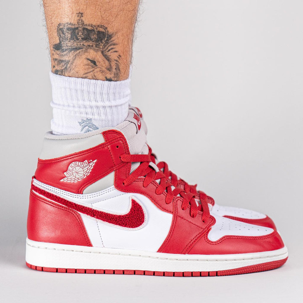 Air Jordan 1 High OG Varsity Red (W)