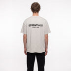 Fear of God Essentials T-shirt (SS22) Light Oatmeal – model foto