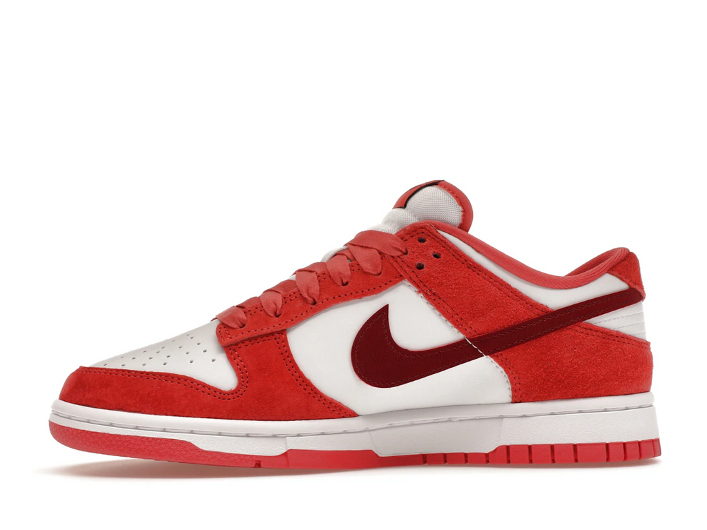 Nike Dunk Low Valentine's Day (2024) (W)