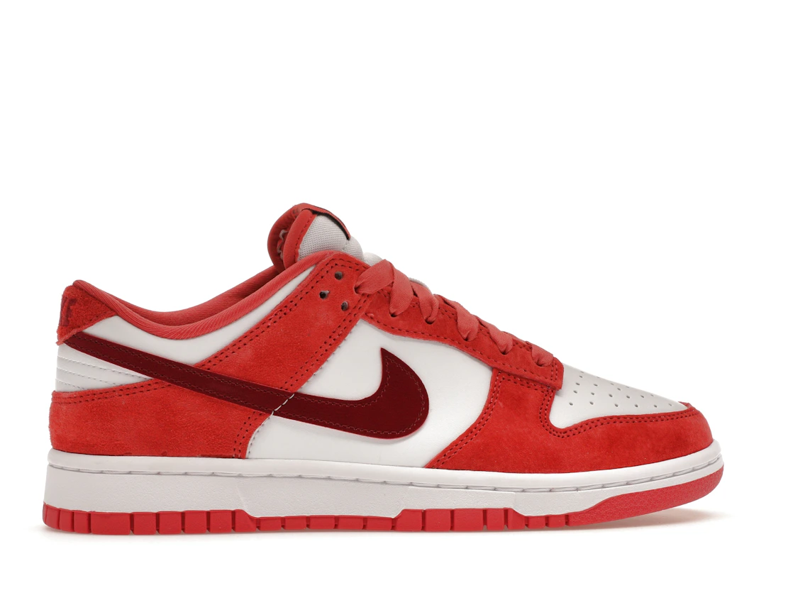 Nike Dunk Low Valentine's Day (2024) (W)