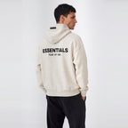 Fear of God Essentials S22 Hoodie Light Oatmeal – model foto