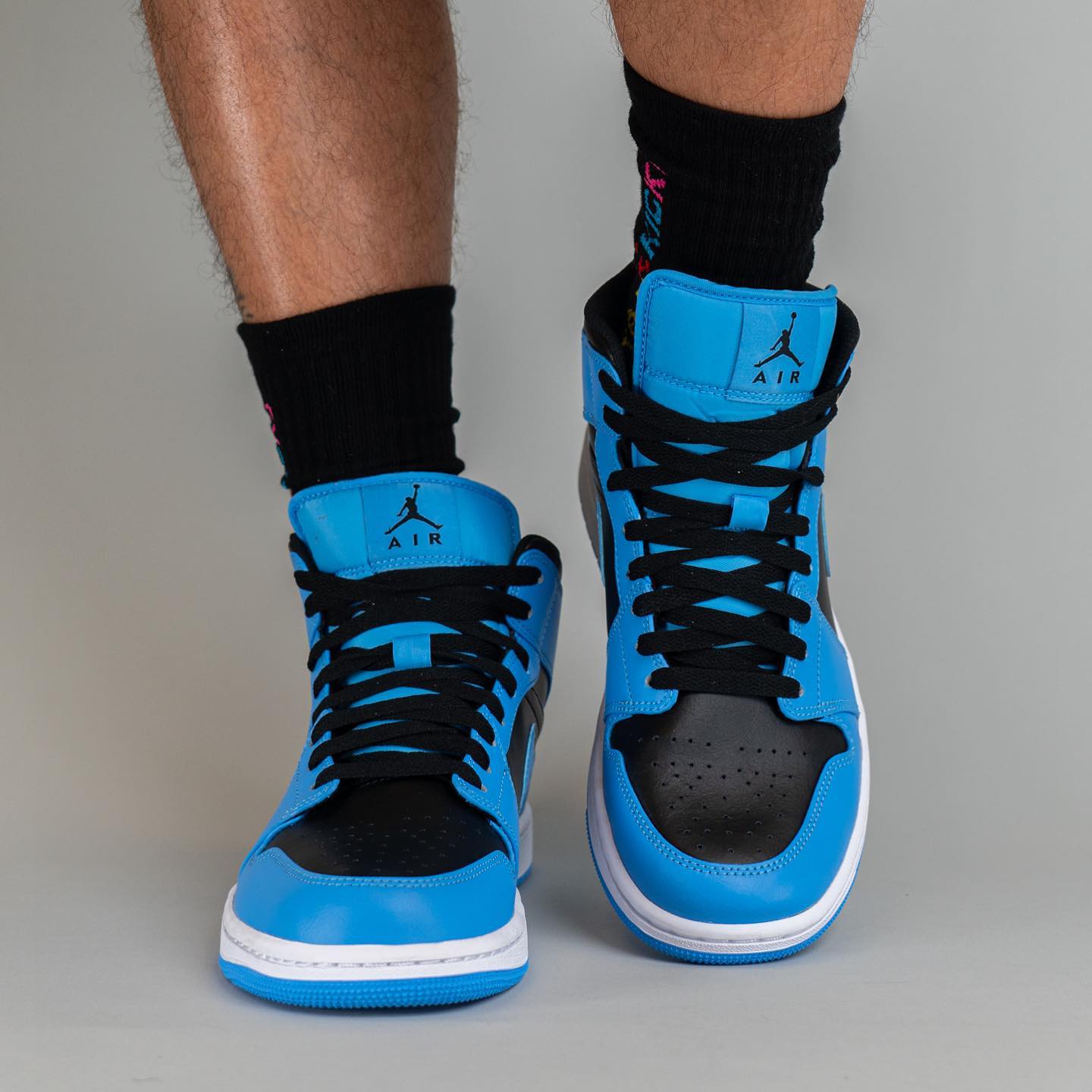 Jordan 1 Mid University Blue Black