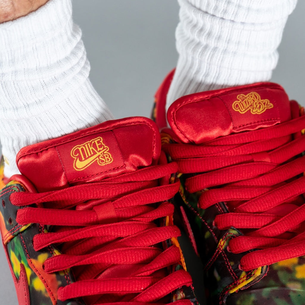 Nike SB Dunk Low The Wizard of Oz Poppy Field