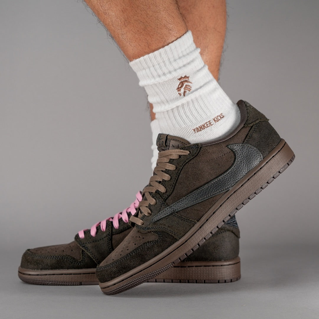 Air Jordan 1 Retro Low OG SP Travis Scott Velvet Brown