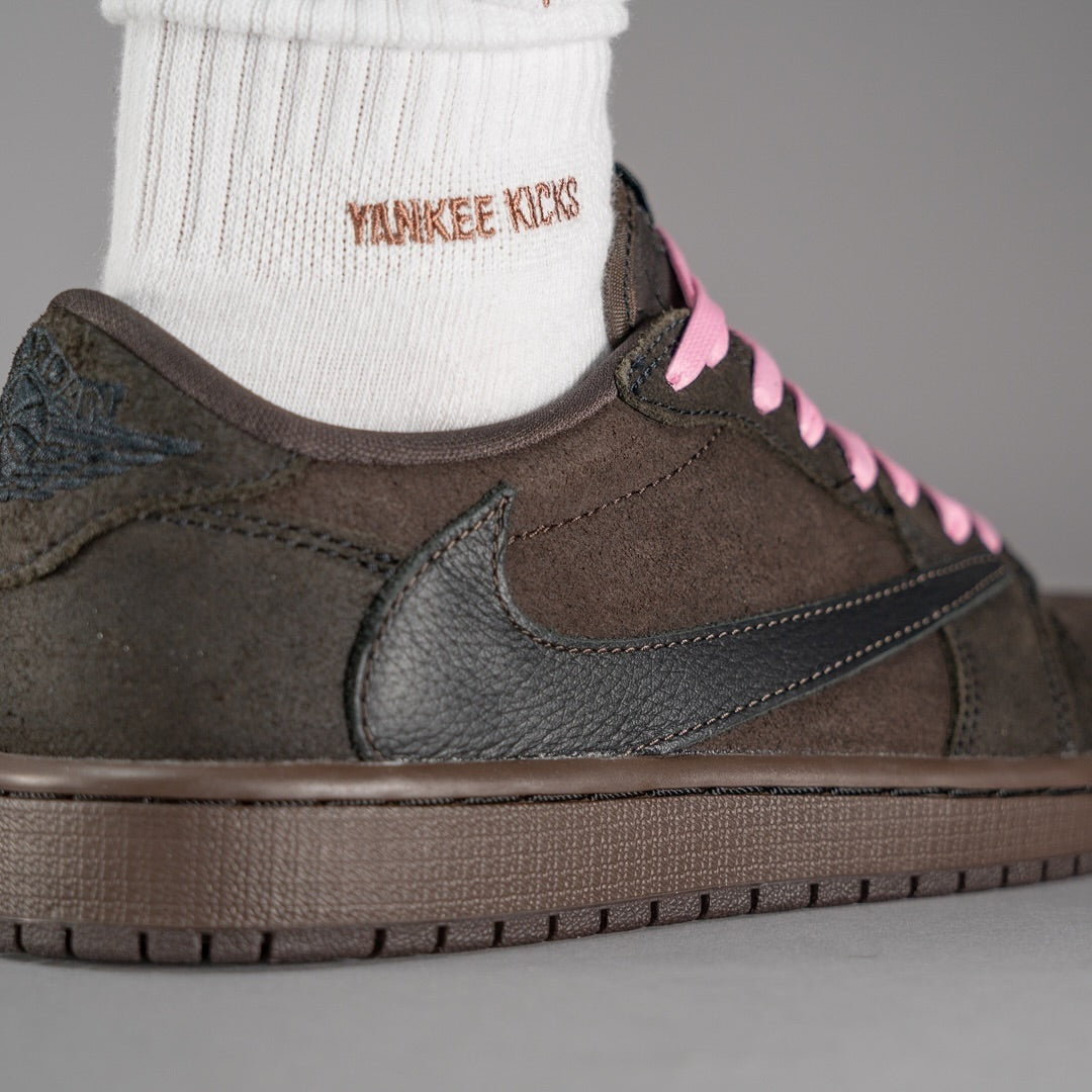 Air Jordan 1 Retro Low OG SP Travis Scott Velvet Brown
