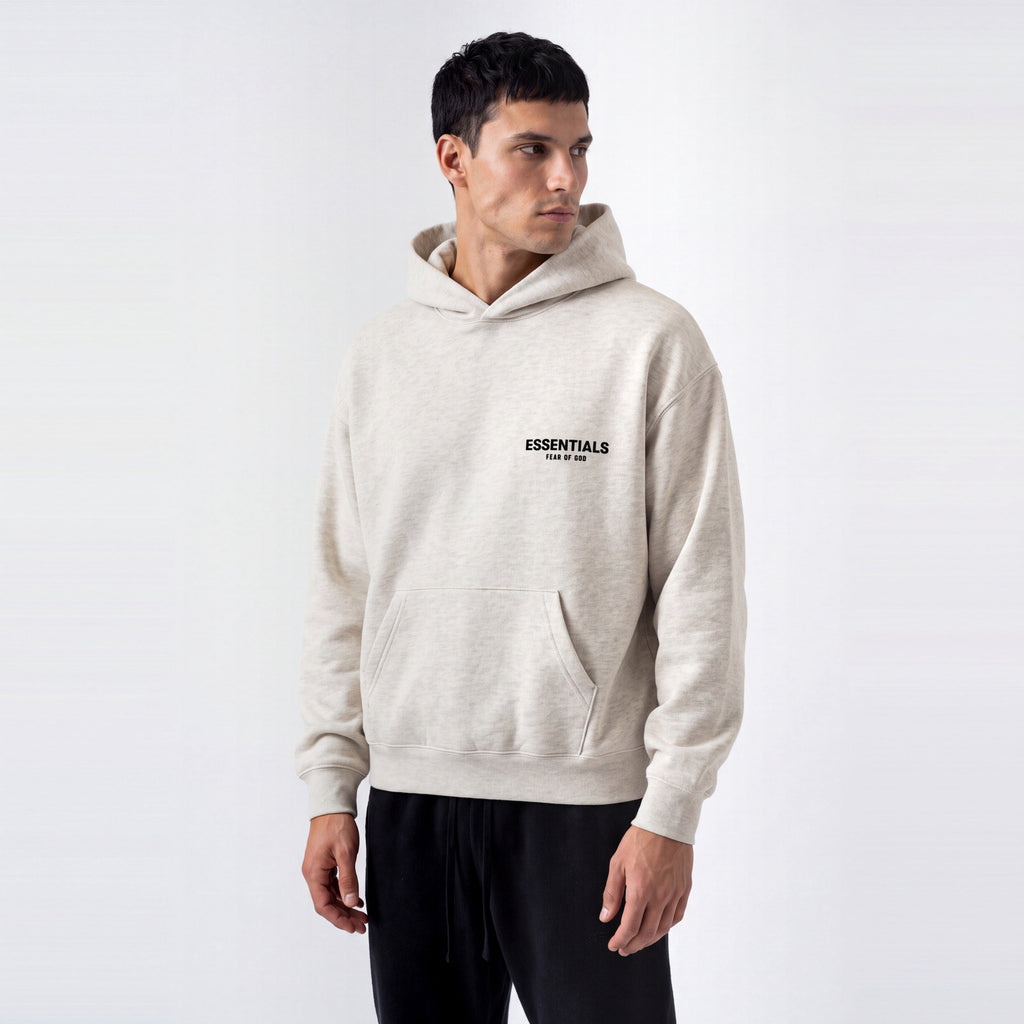 Fear of God Essentials S22 Hoodie Light Oatmeal – model foto