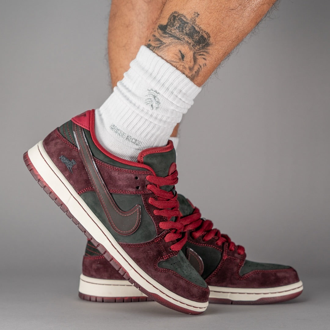 Nike SB Dunk Low Riot Skateshop