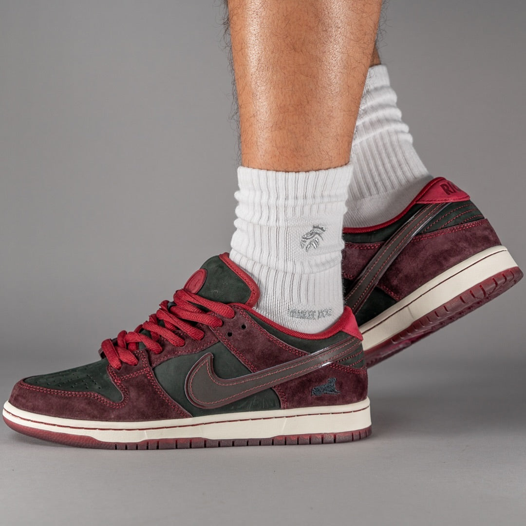 Nike SB Dunk Low Riot Skateshop
