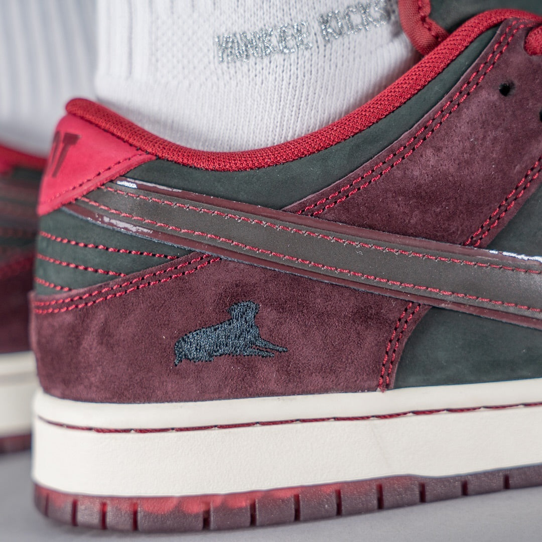 Nike SB Dunk Low Riot Skateshop