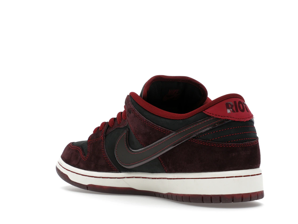 Nike SB Dunk Low Riot Skateshop