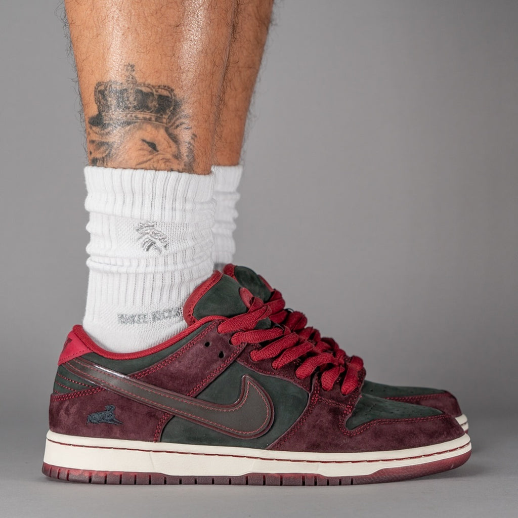 Nike SB Dunk Low Riot Skateshop
