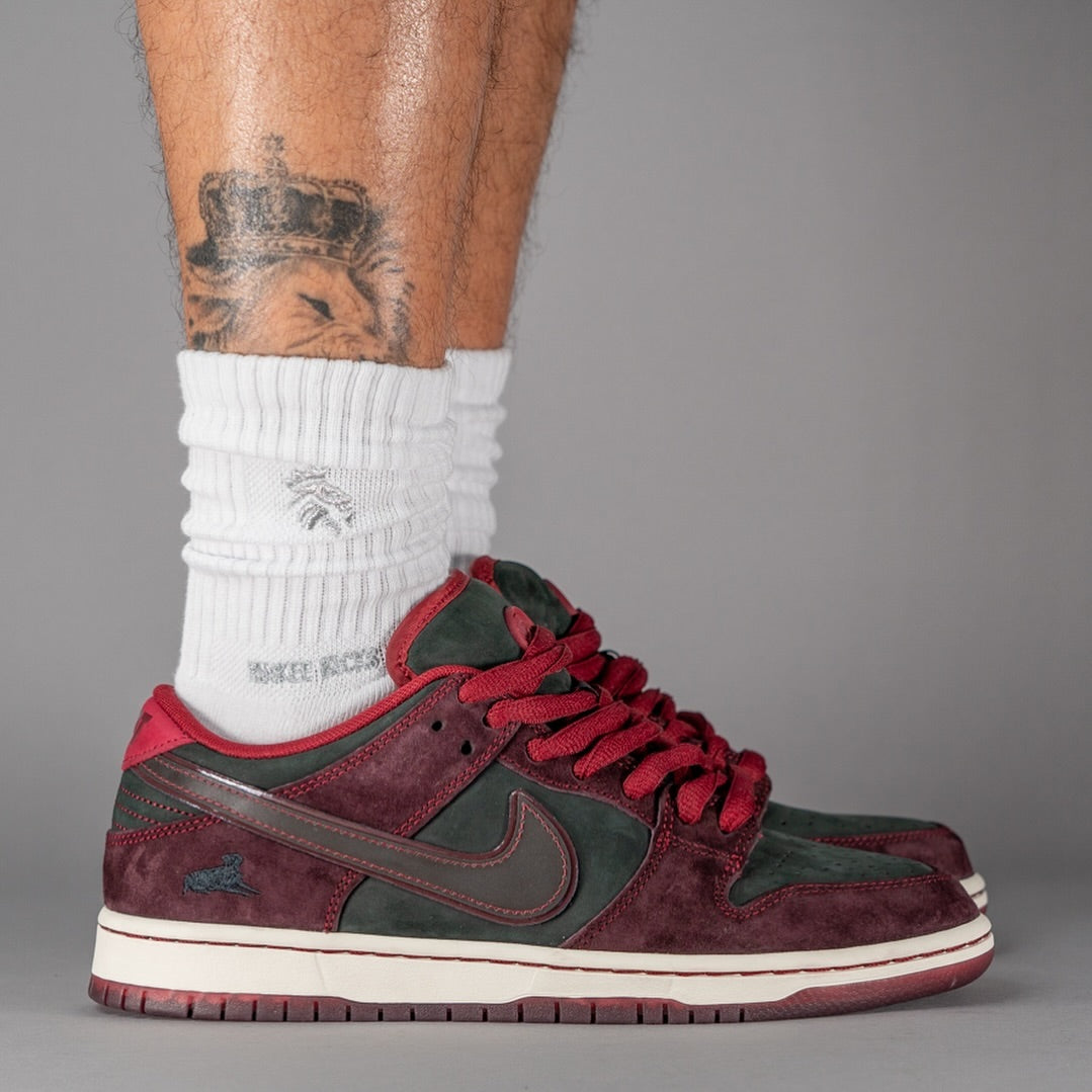 Nike SB Dunk Low Riot Skateshop