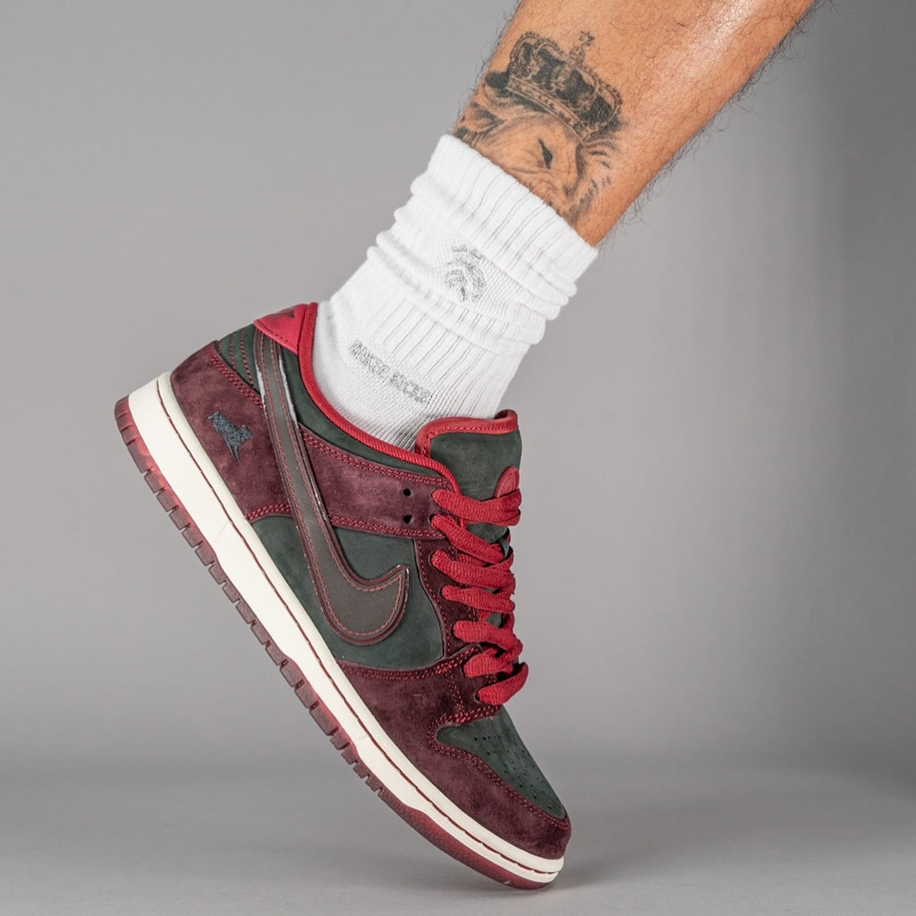 Nike SB Dunk Low Riot Skateshop