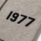 šortky Fear of God Essentials 1977 Shorts Dark Oatmeal ADONIO