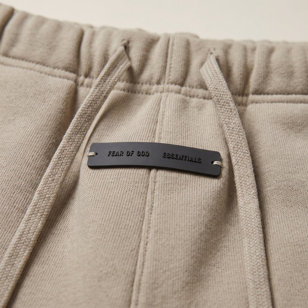 šortky Fear of God Essentials S25 Shorts Timber 60SP252001F ADONIO