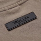 tričko Fear of God Essentials Essentials T-shirt S22 Desert Taupe ADONIO