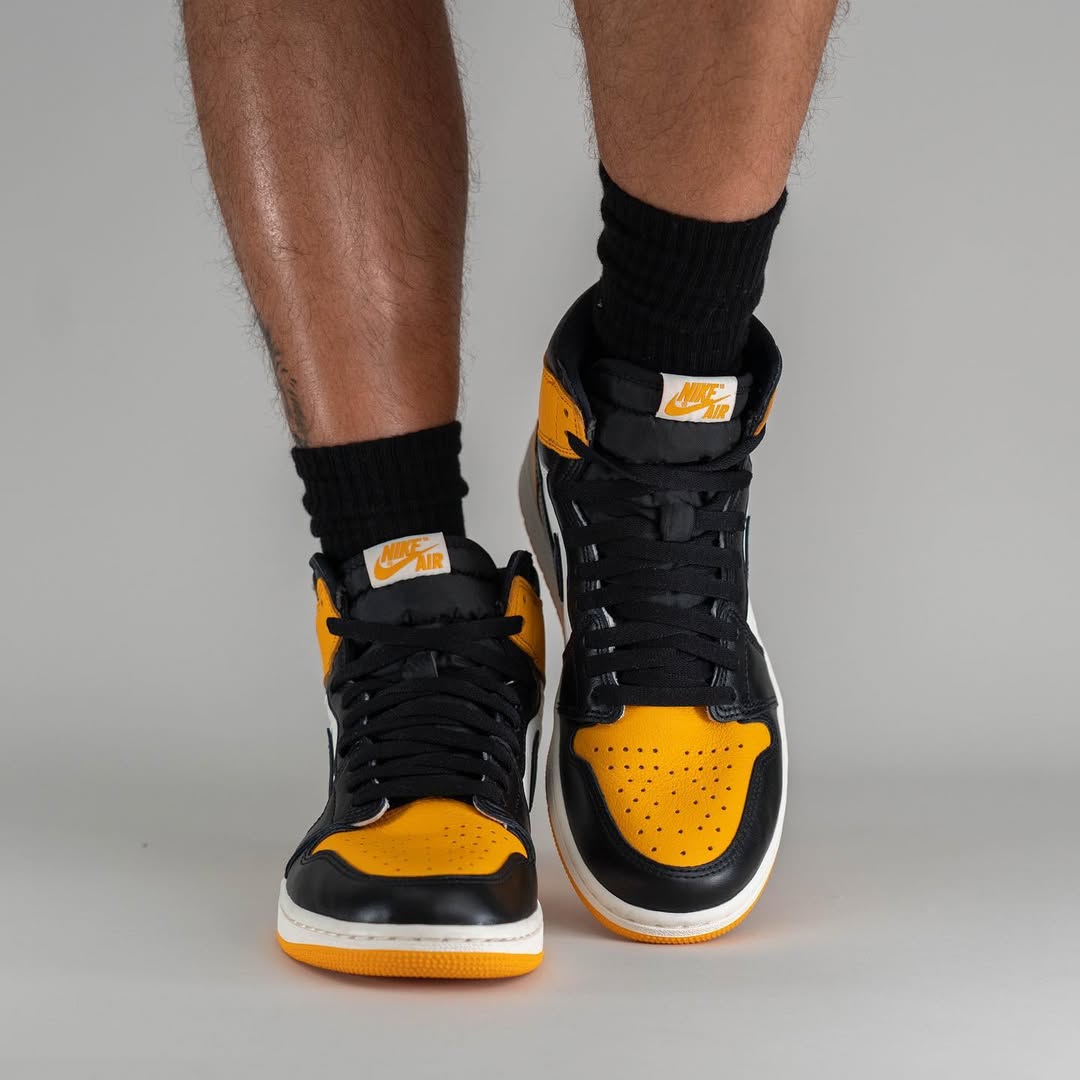 Air Jordan 1 Retro High OG Yellow Toe