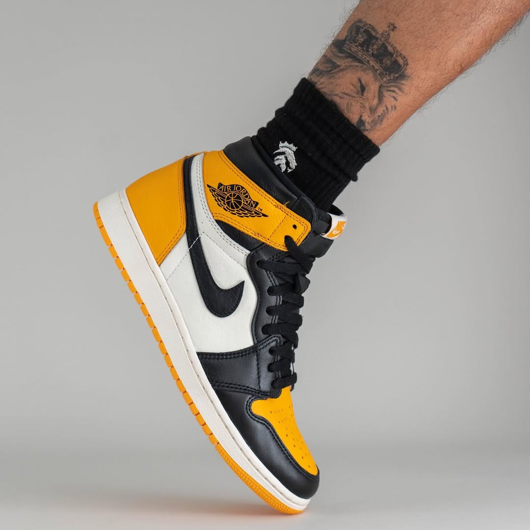 Air Jordan 1 Retro High OG Yellow Toe