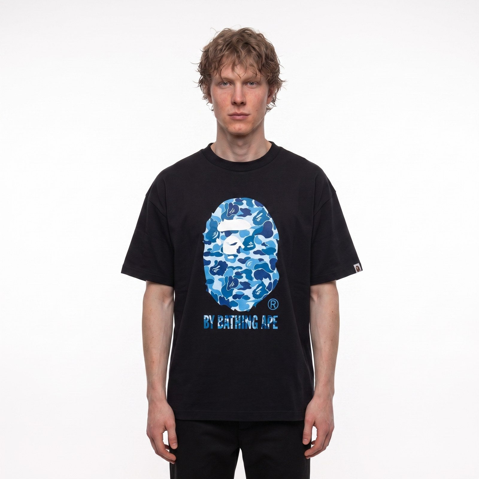 BAPE ABC Camo by bathing Ape T-Shirt Black/Blue - model foto