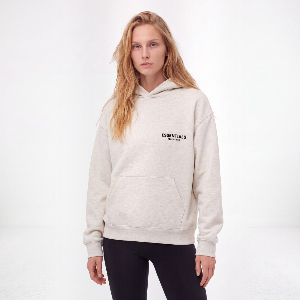 Fear of God Essentials S22 Hoodie Light Oatmeal – model foto