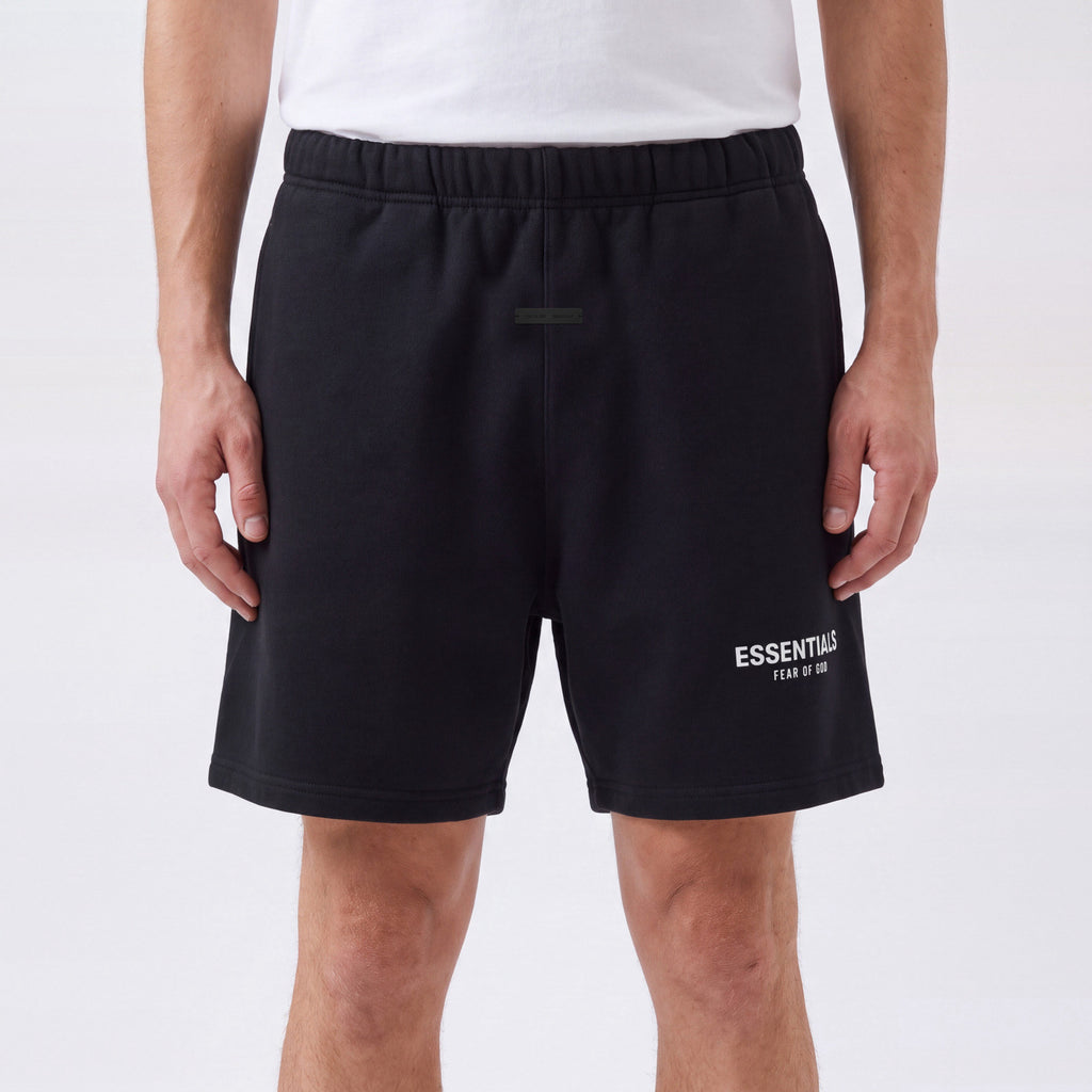 Fear of God Essentials (S25) Shorts Jet Black – model foto