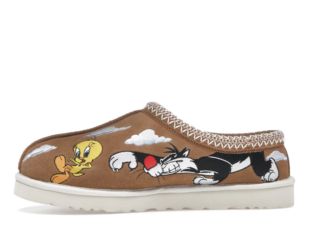 tenisky a boty UGG Tasman Slipper Palace x Looney Tunes Chestnut 1181910-CHE ADONIO
