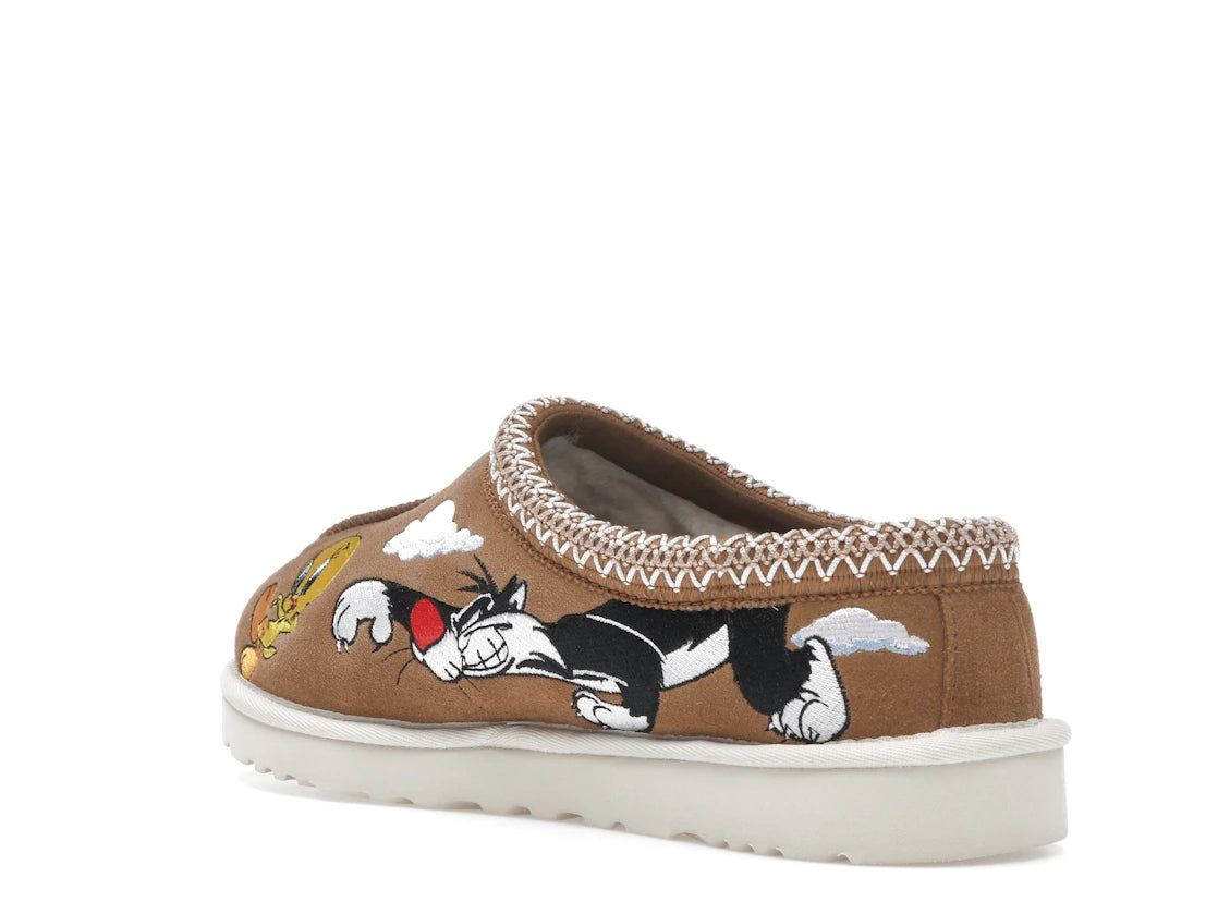 tenisky a boty UGG Tasman Slipper Palace x Looney Tunes Chestnut 1181910-CHE ADONIO